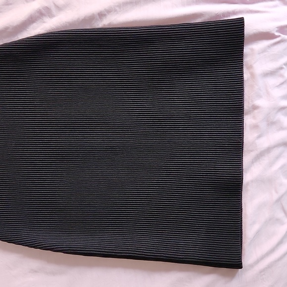 Aritizia Babaton Sculpt Knit Criss Cross Dress Black - Picture 4 of 8